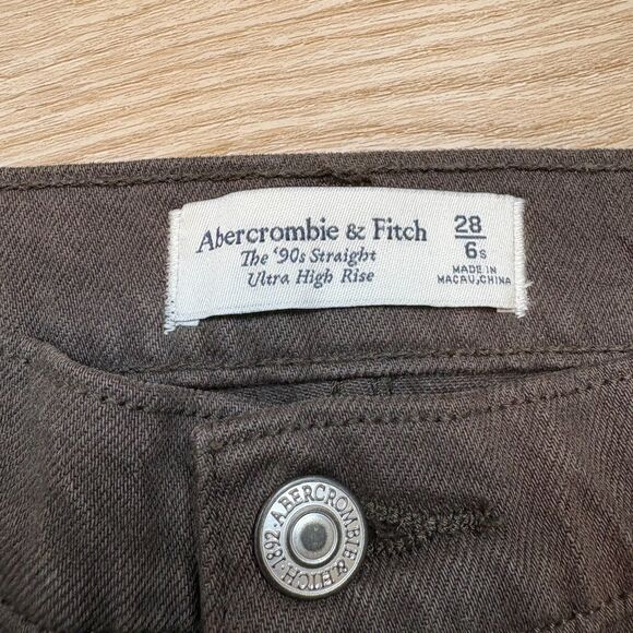 Abercrombie & Fitch Ultra High Rise 90s Straight Jean W28 Color Brown - Picture 4 of 4